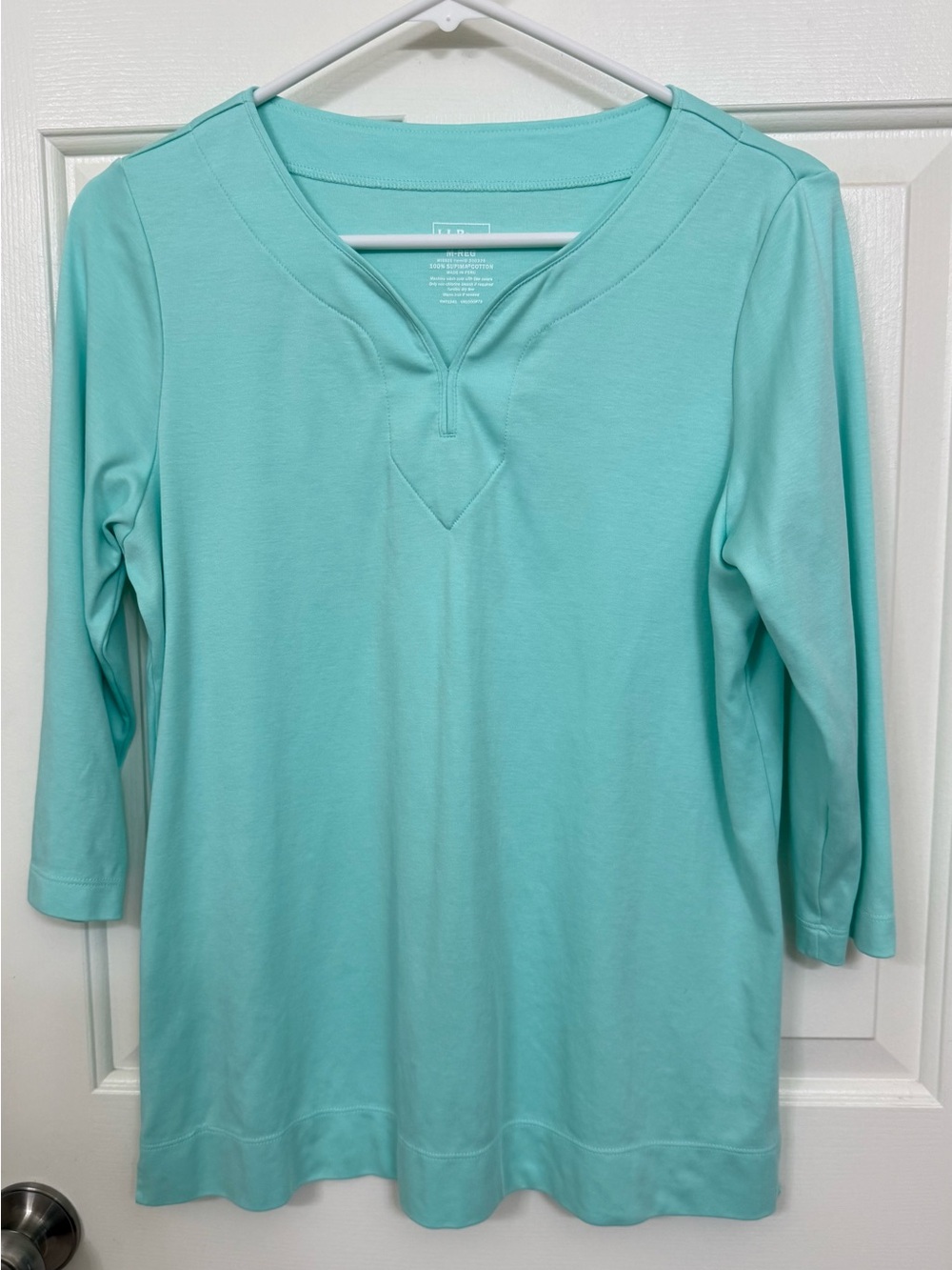 Light Aqua Women's V-Neck 3/4 Sleeve Top